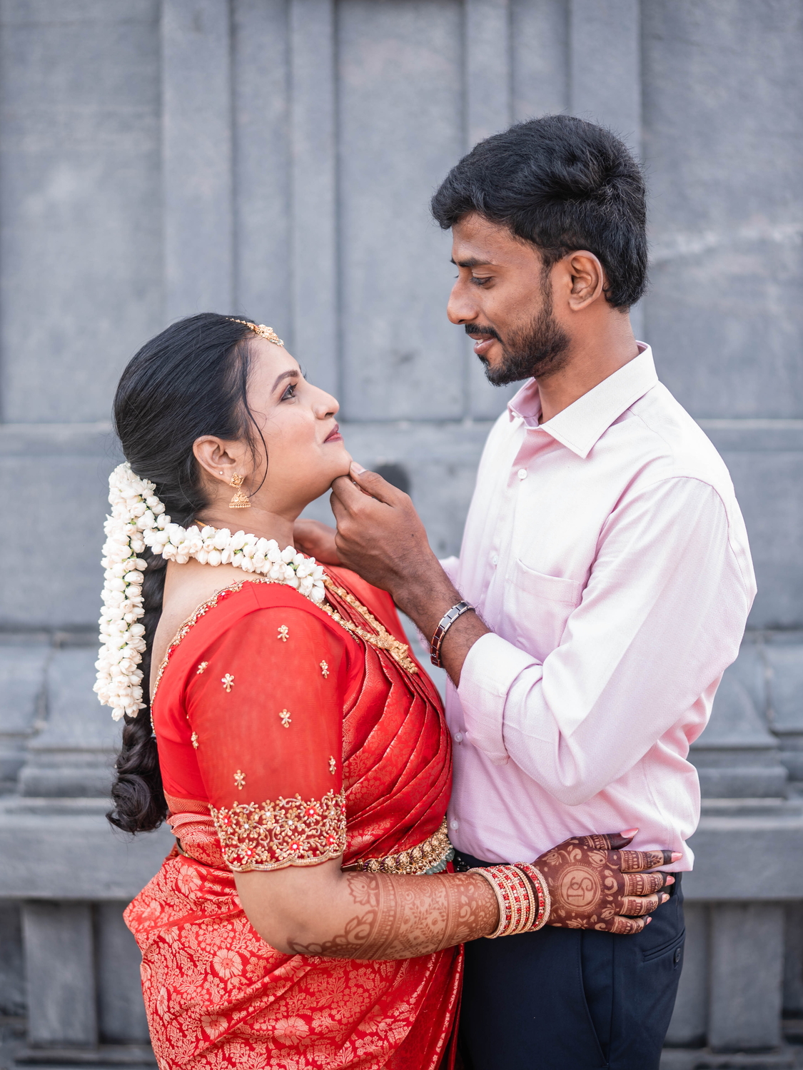 Ring exchange moment during Dinakar and Sowmiya engagement in Paramathivelur