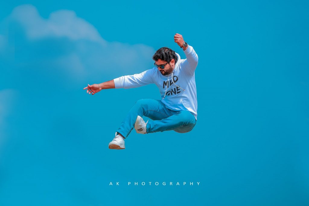 Lokesh & Abhi Pre Wedding Photoshoot - scenic outdoor backdrop (9) by AK Photography Coimbatore