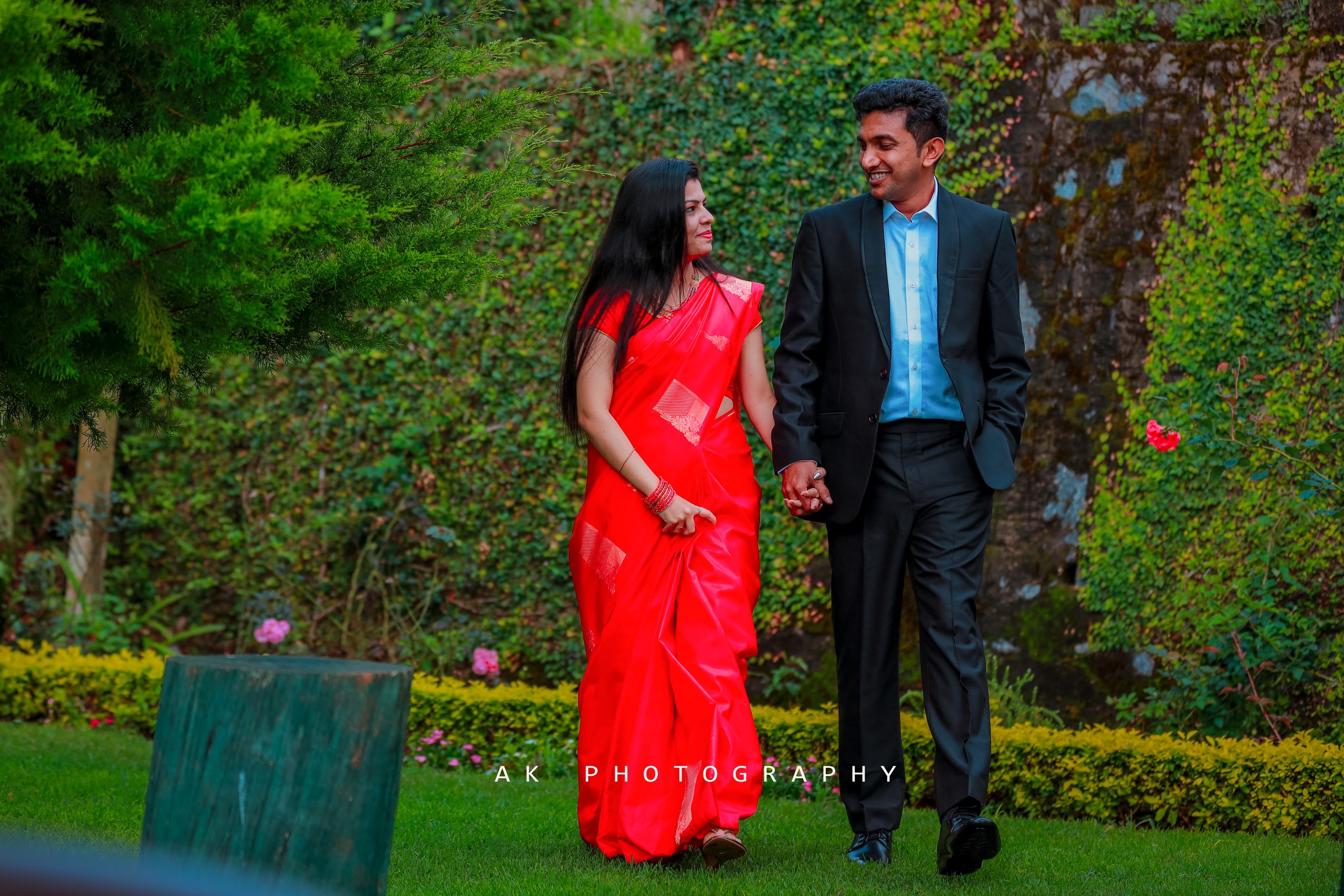 Vignesh & Abhirami's Stunning Post Wedding Photoshoot - candid smile (8) by AK Photography Coimbatore