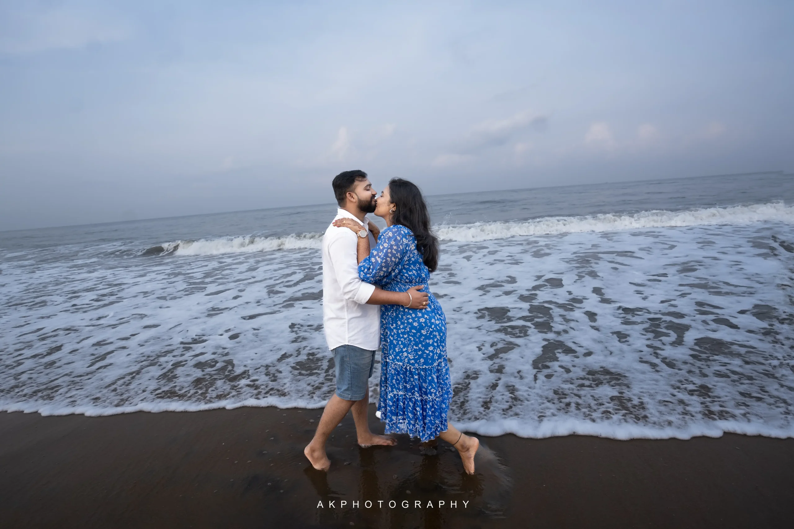 Pre-Wedding Photoshoot: Timeless Love Tale - Vishnu and Supriya in Cochin  Coimbatore - candid smile (8) by AK Photography Coimbatore