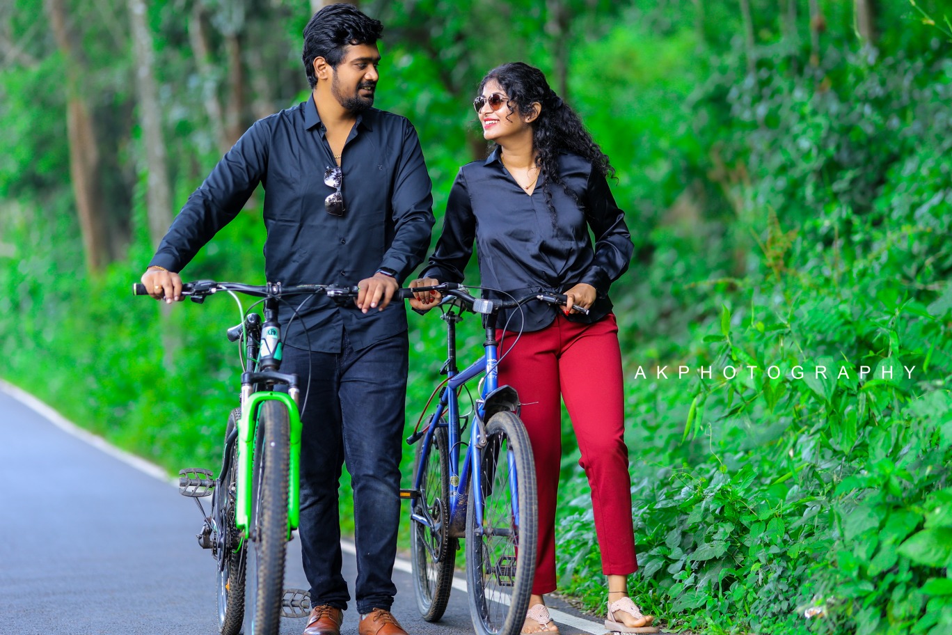 Pre-Wedding Photoshoot: Vijay and Merisha's Enchanting Lovefest in Wayanad - candid smile (8) by AK Photography Coimbatore