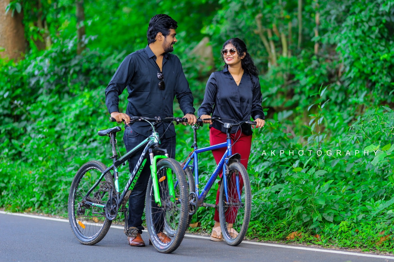 Pre-Wedding Photoshoot: Vijay and Merisha's Enchanting Lovefest in Wayanad - family celebration moment (6) by AK Photography Coimbatore