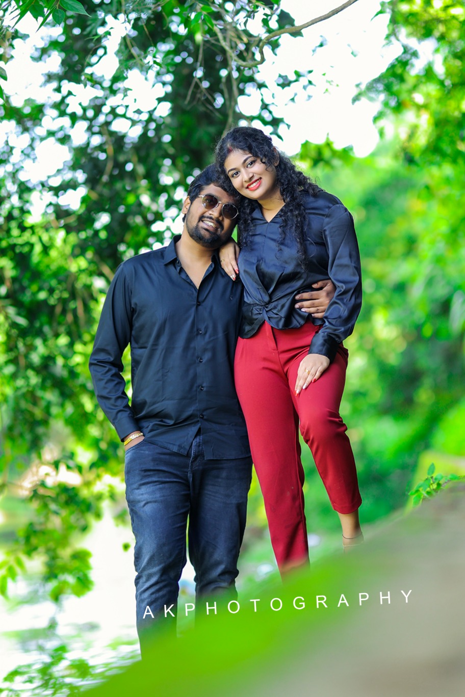 10 Romantic Pre-Wedding Photoshoot Poses to Capture Your Love Story
