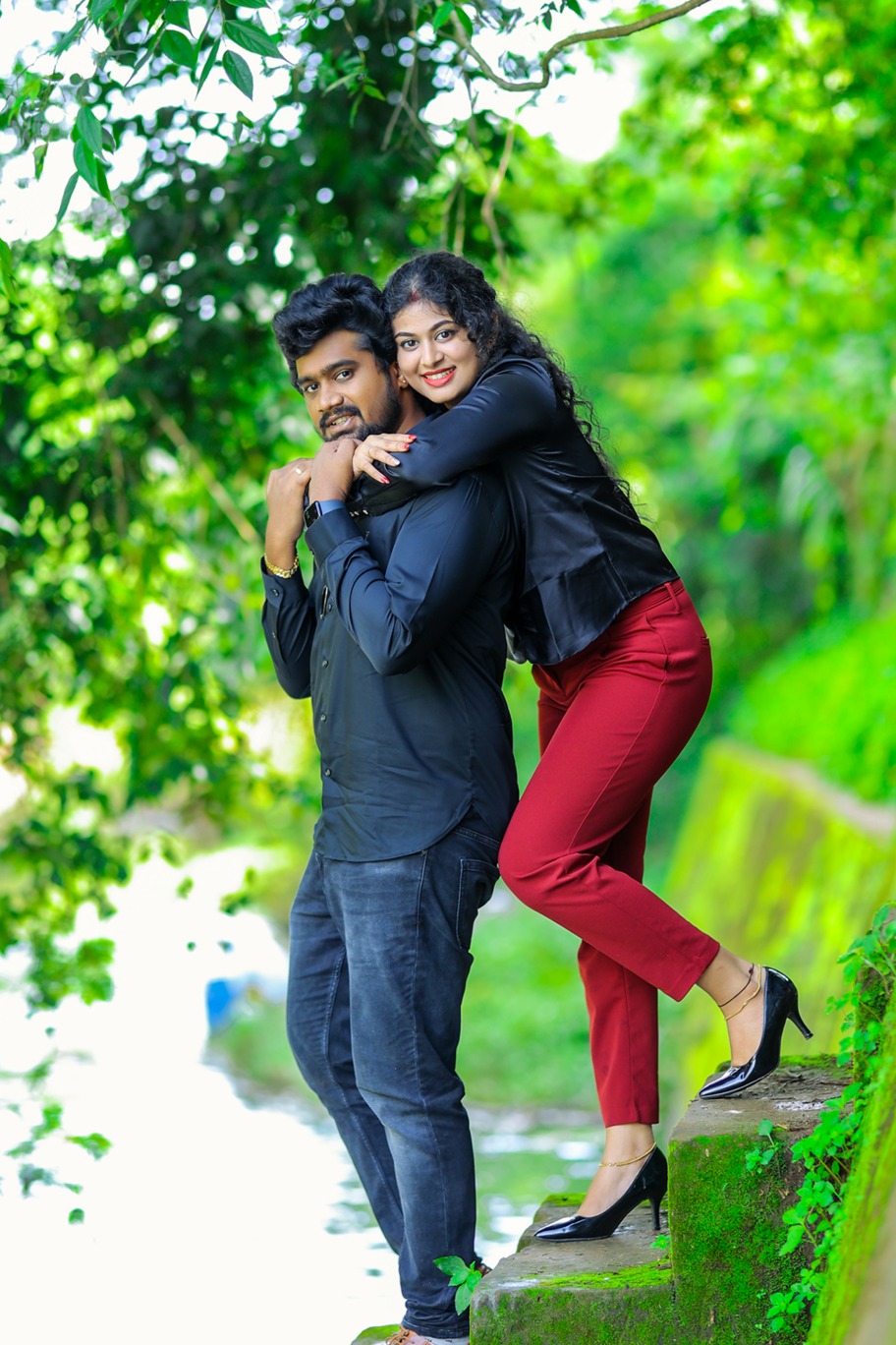 Pre-Wedding Photoshoot: Vijay and Merisha's Enchanting Lovefest in Wayanad - couple portrait (2) by AK Photography Coimbatore