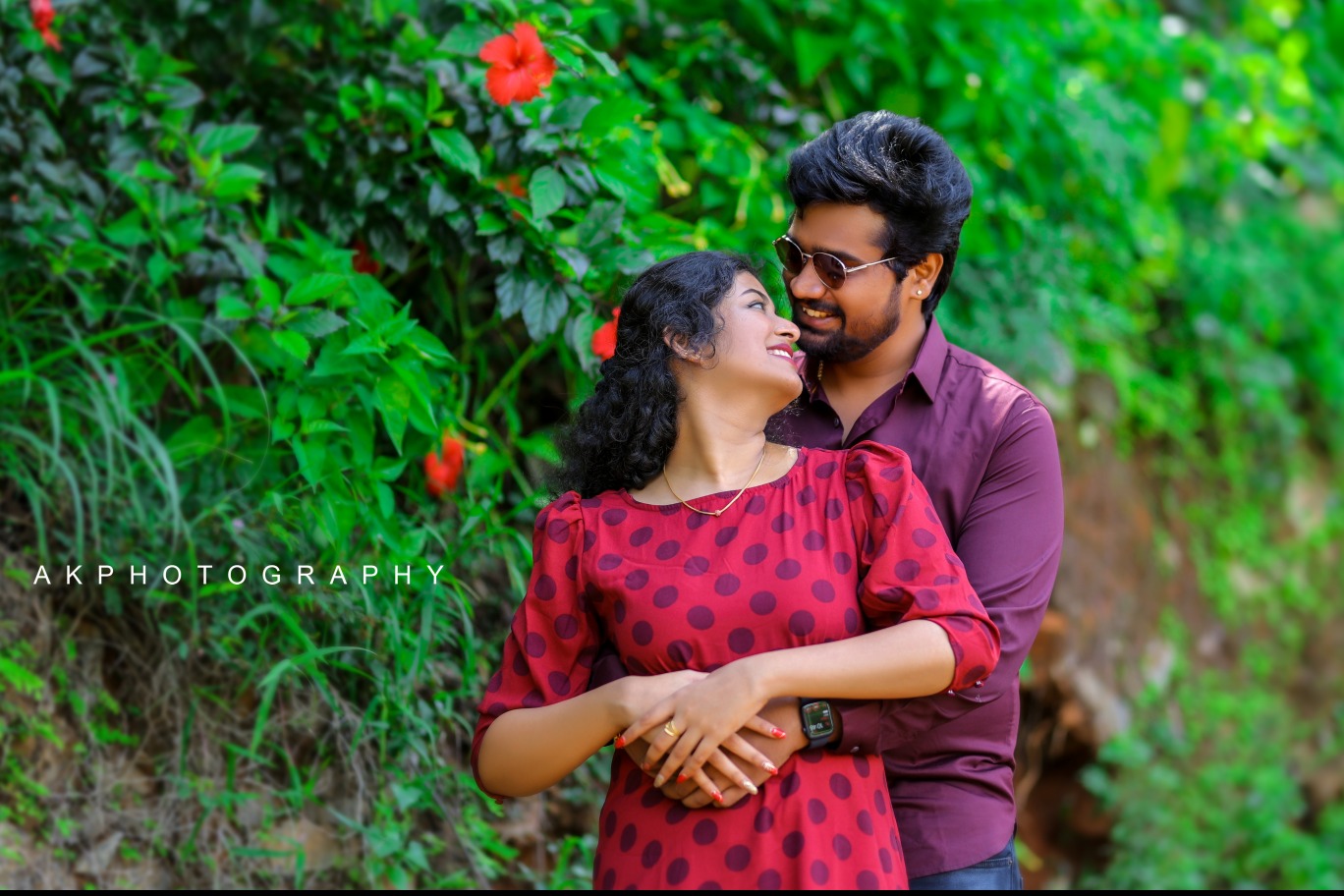 10 Romantic Pre-Wedding Photoshoot Poses to Capture Your Love Story