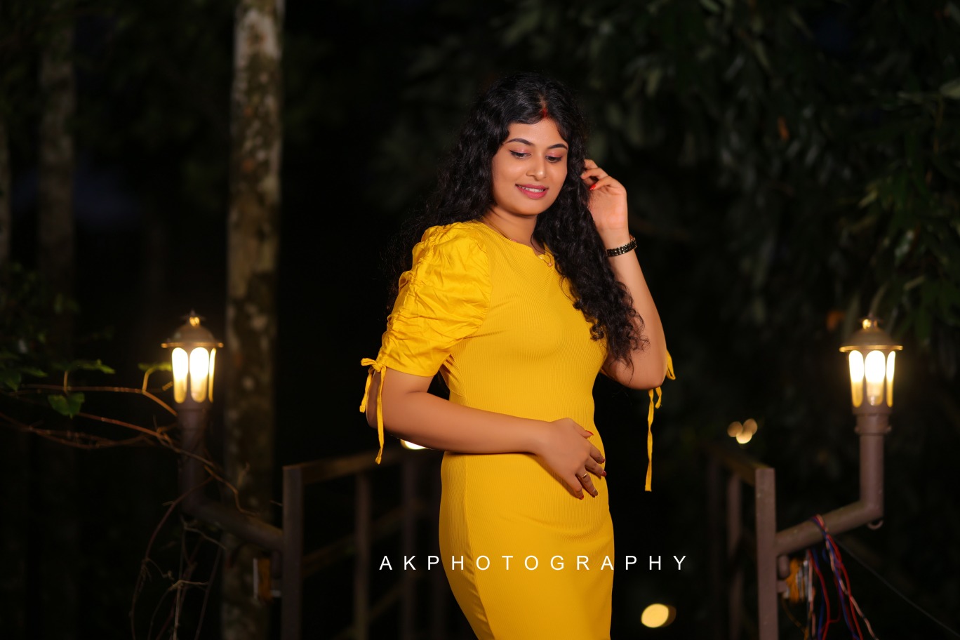 Pre-Wedding Photoshoot: Vijay and Merisha's Enchanting Lovefest in Wayanad - family celebration moment (16) by AK Photography Coimbatore