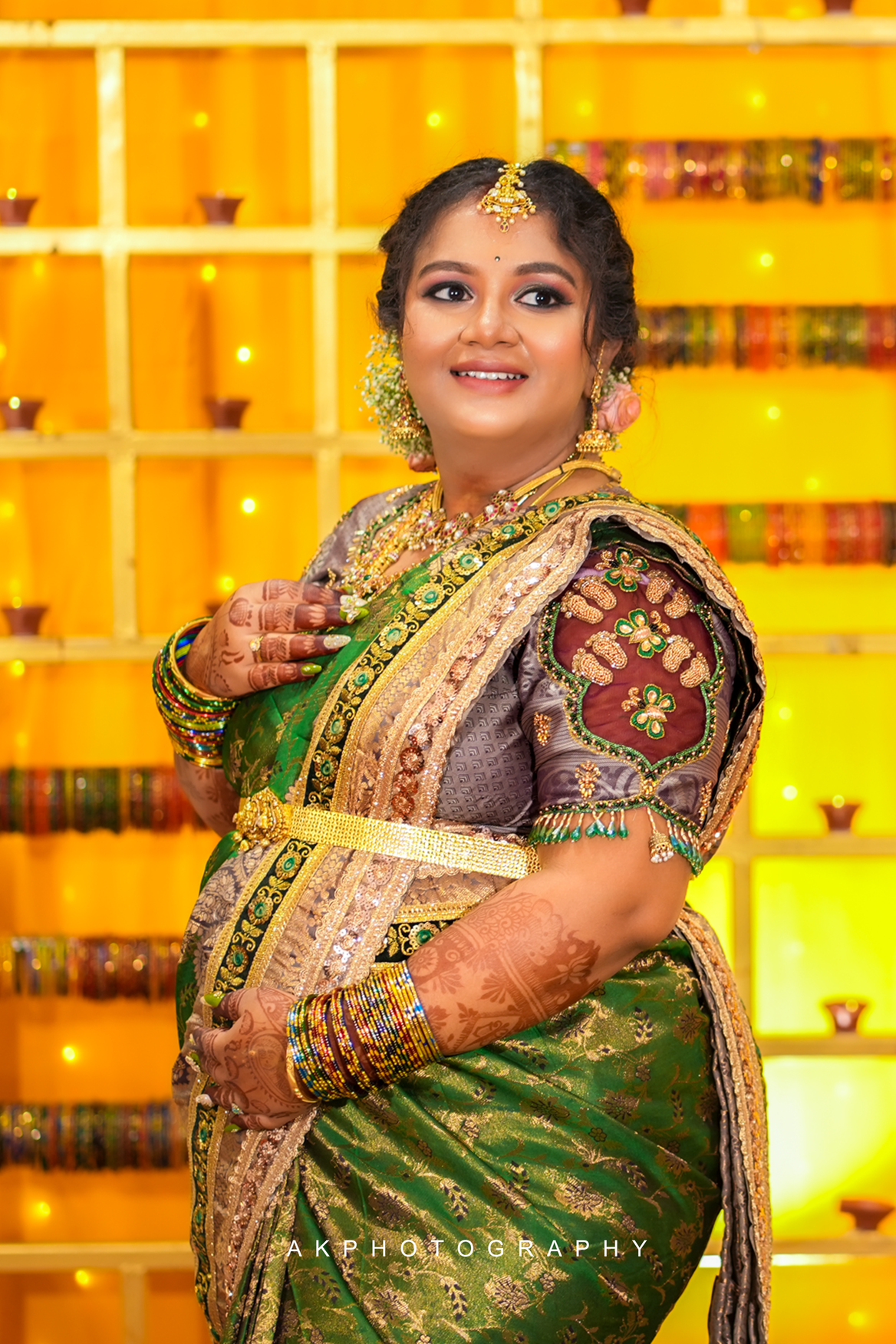 Baby Shower Photoshoot Soundarya Prasanth Celebrates Motherhood in Style