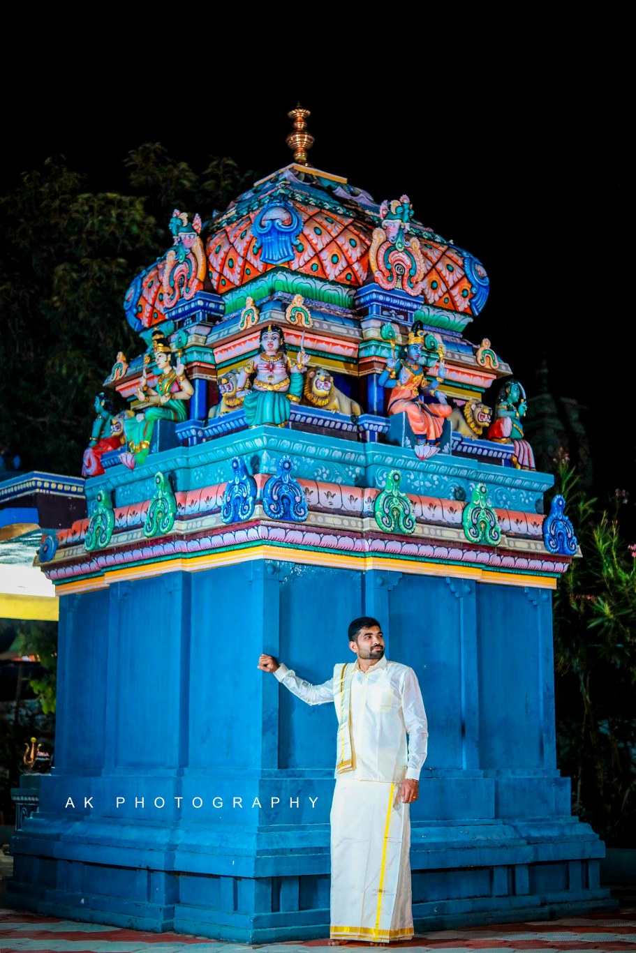 How to Capture the Perfect Couple Photoshoot in Temple? - candid smile (8) by AK Photography Coimbatore