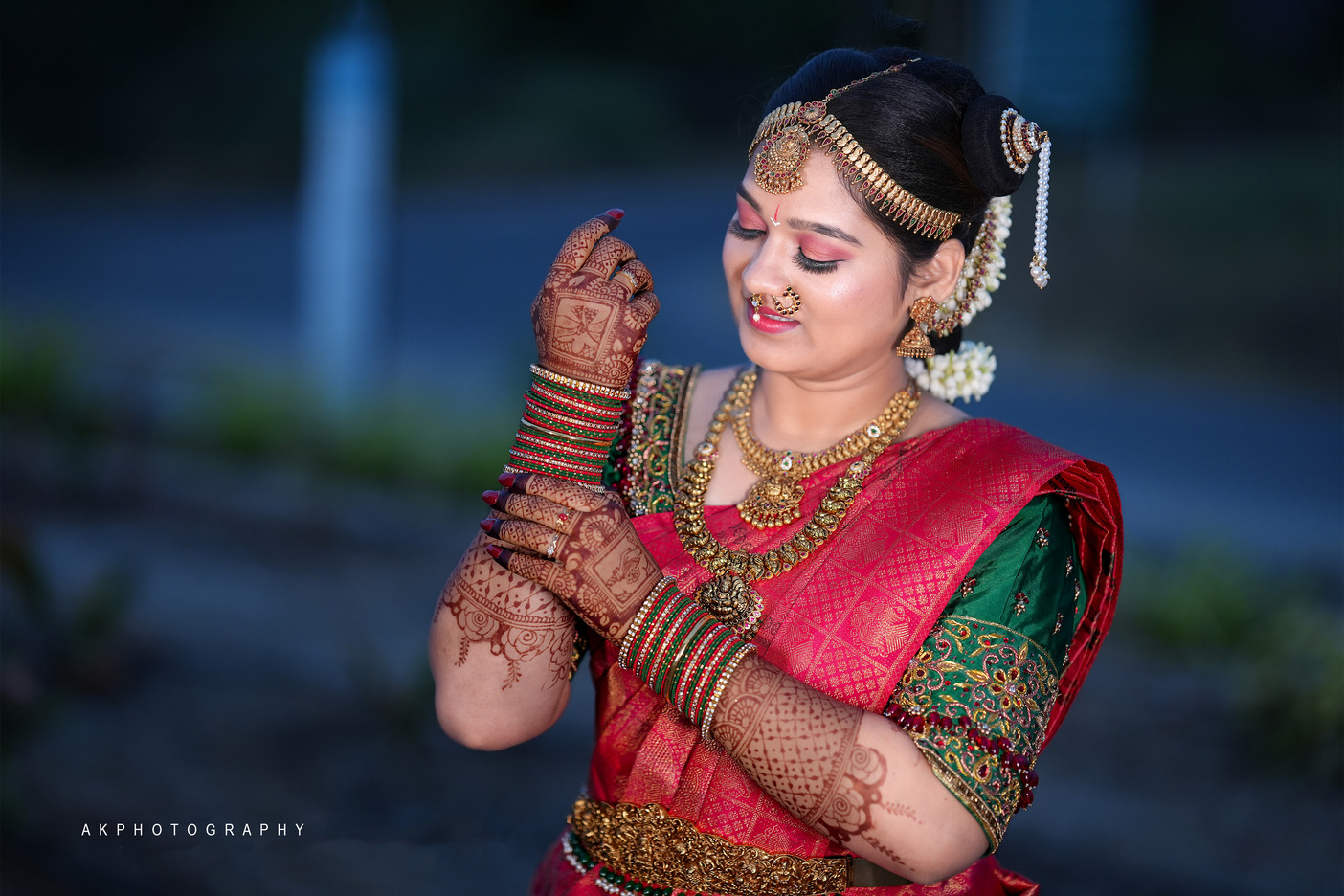 Wedding Photoshoot of Gowtham & Akshaya in Dindigul - candid smile (8) by AK Photography Coimbatore
