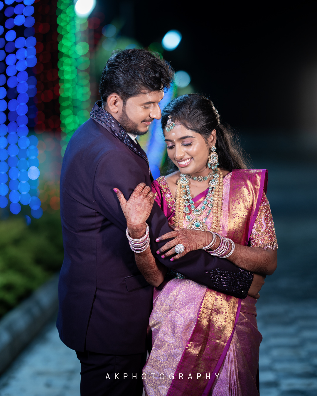 Wedding Reception Photoshoot Dharapuram: Naveenkumar & Janani's Grand Celebration at Siva Selvi Mahal - candid moment (1) by AK Photography Coimbatore