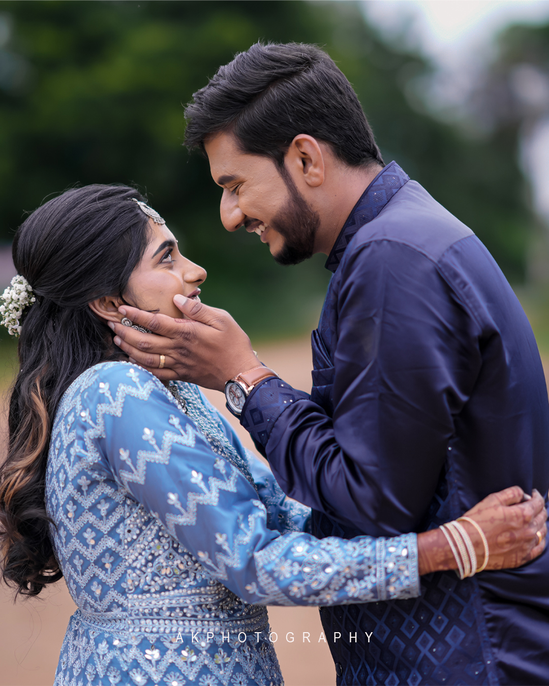 Wedding Reception Photoshoot Dharapuram: Naveenkumar & Janani's Grand Celebration at Siva Selvi Mahal - couple portrait (2) by AK Photography Coimbatore
