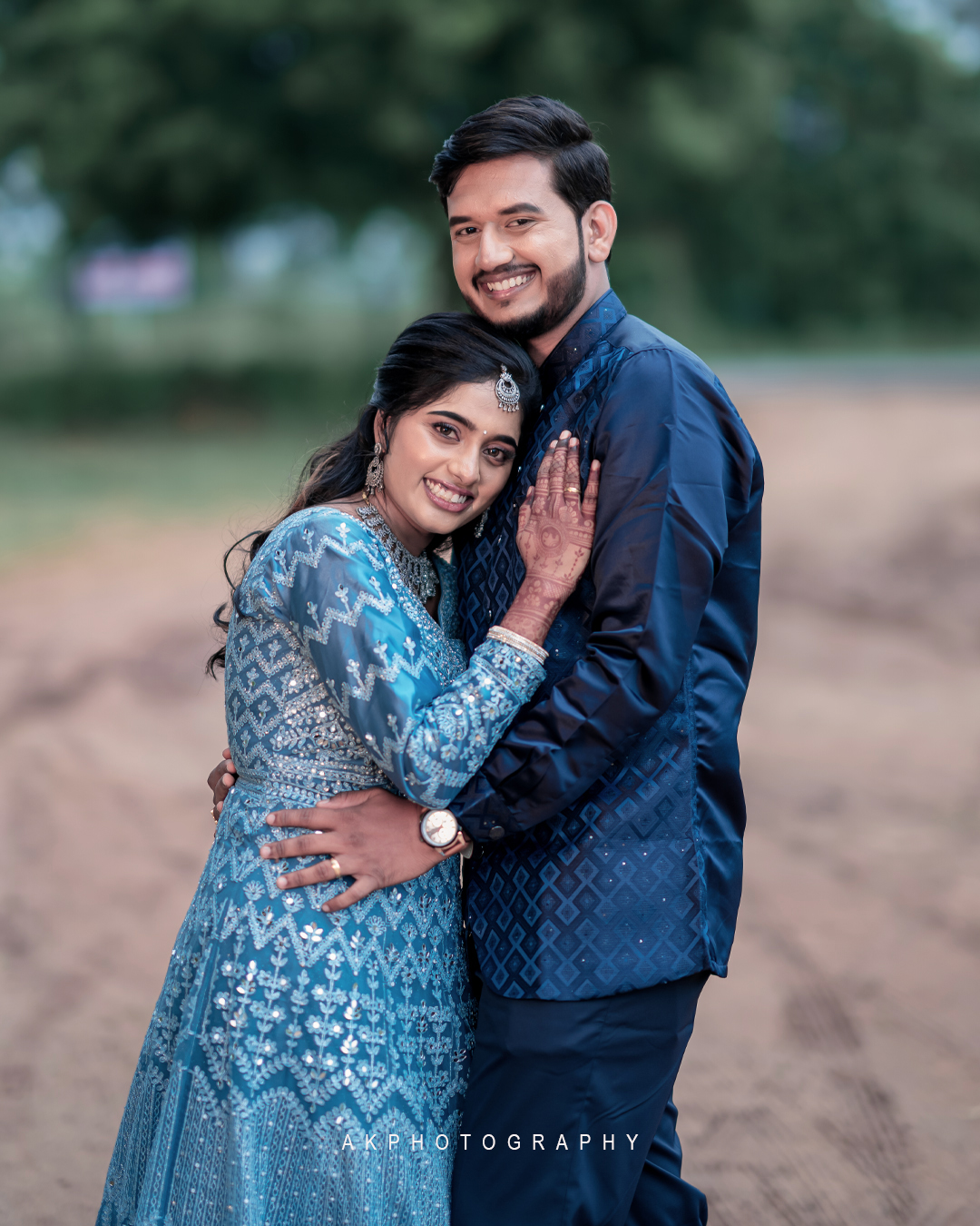 Wedding Reception Photoshoot Dharapuram: Naveenkumar & Janani's Grand Celebration at Siva Selvi Mahal - candid moment (11) by AK Photography Coimbatore