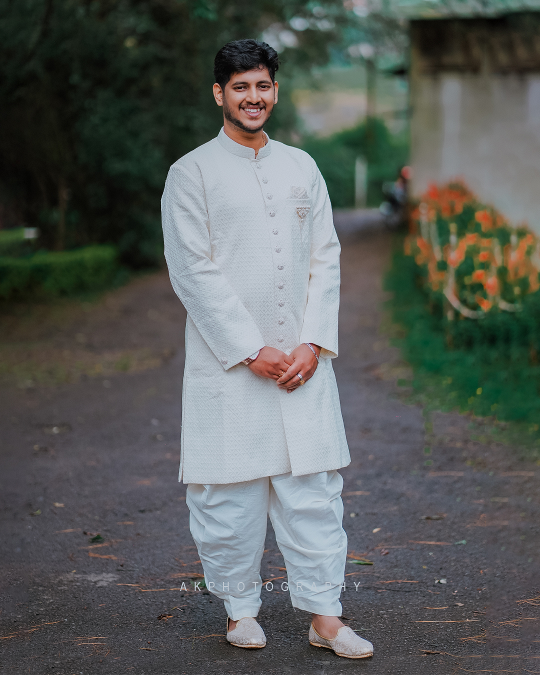 Engagement Photoshoot Ooty - Nandhini & Vignesh - - artistic portraiture (17) by AK Photography Coimbatore