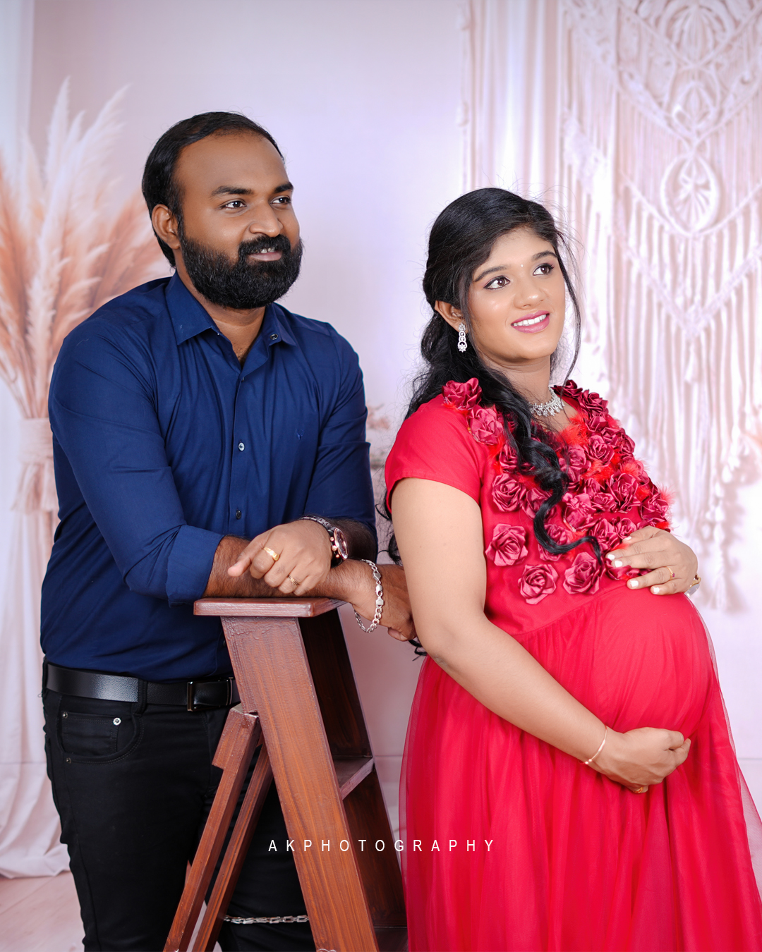 Maternity Photoshoot Coimbatore - Pavithra - - scenic outdoor backdrop (9) by AK Photography Coimbatore