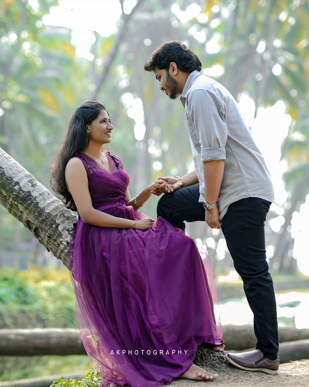 Pre Wedding Photoshoot in Kerala - Praveen & Thenmozhi - - couple portrait (2) by AK Photography Coimbatore