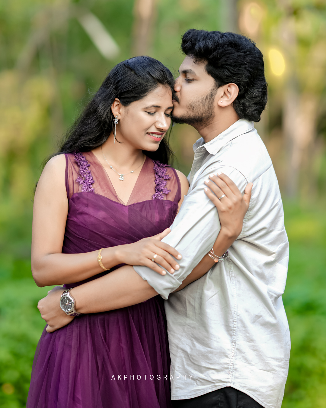 Pre Wedding Photoshoot in Kerala - Praveen & Thenmozhi - - golden hour portrait (5) by AK Photography Coimbatore