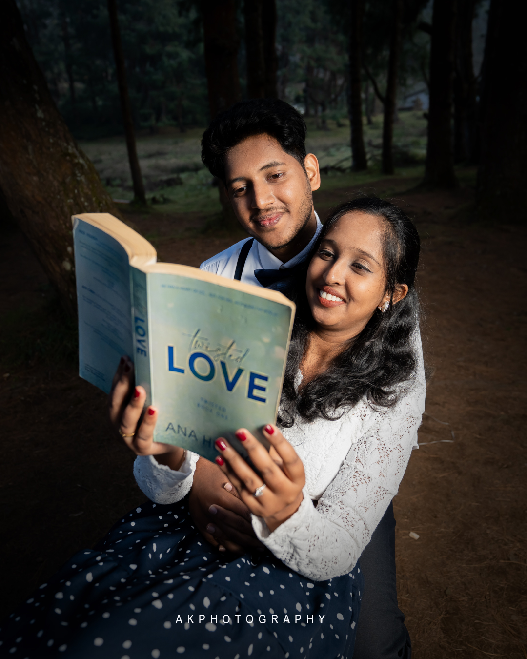 Pre Wedding Photoshoot OOTY - Nandhini & Vignesh - - candid smile (8) by AK Photography Coimbatore