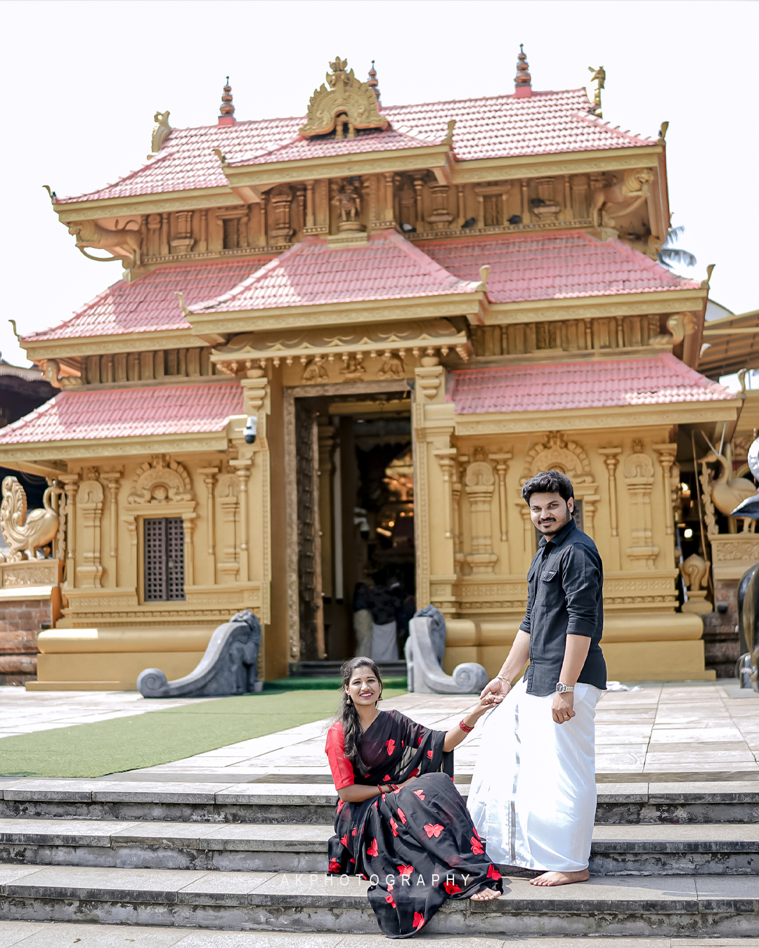 Pre Wedding Photoshoot in Kerala - Praveen & Thenmozhi - - couple portrait (12) by AK Photography Coimbatore