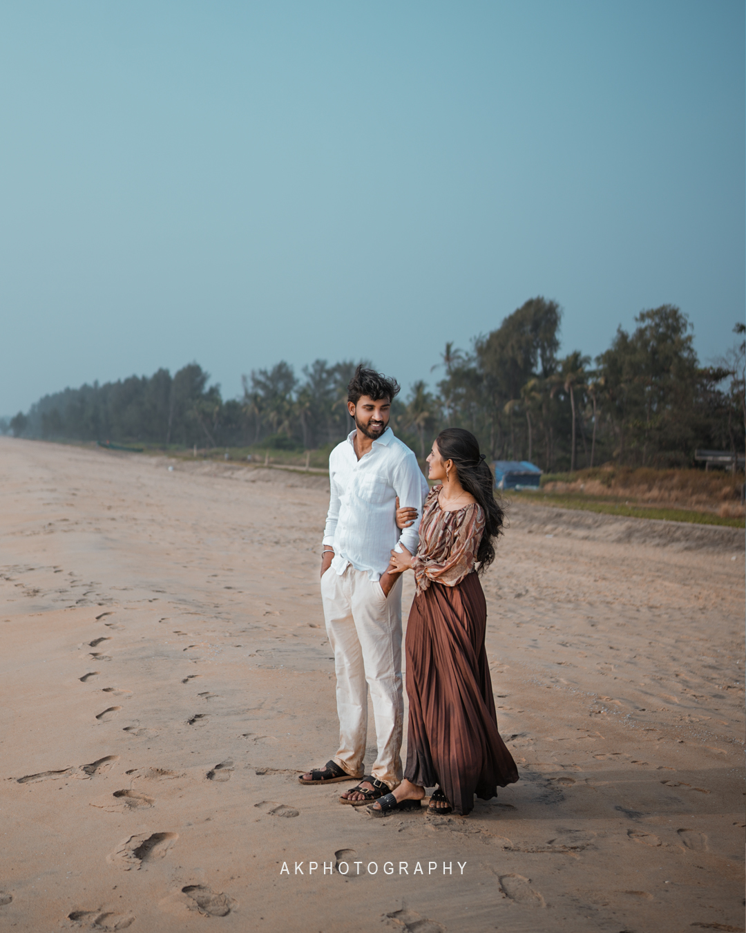 Pre Wedding Photoshoot Kerala - Mohanapriya & Dhanraj - - golden hour portrait (15) by AK Photography Coimbatore
