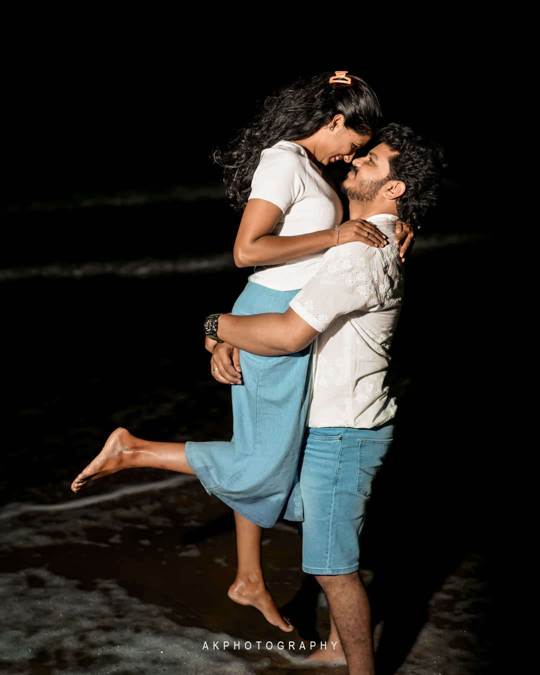 Pre Wedding Photoshoot in Kerala - Praveen & Thenmozhi - - couple portrait (22) by AK Photography Coimbatore