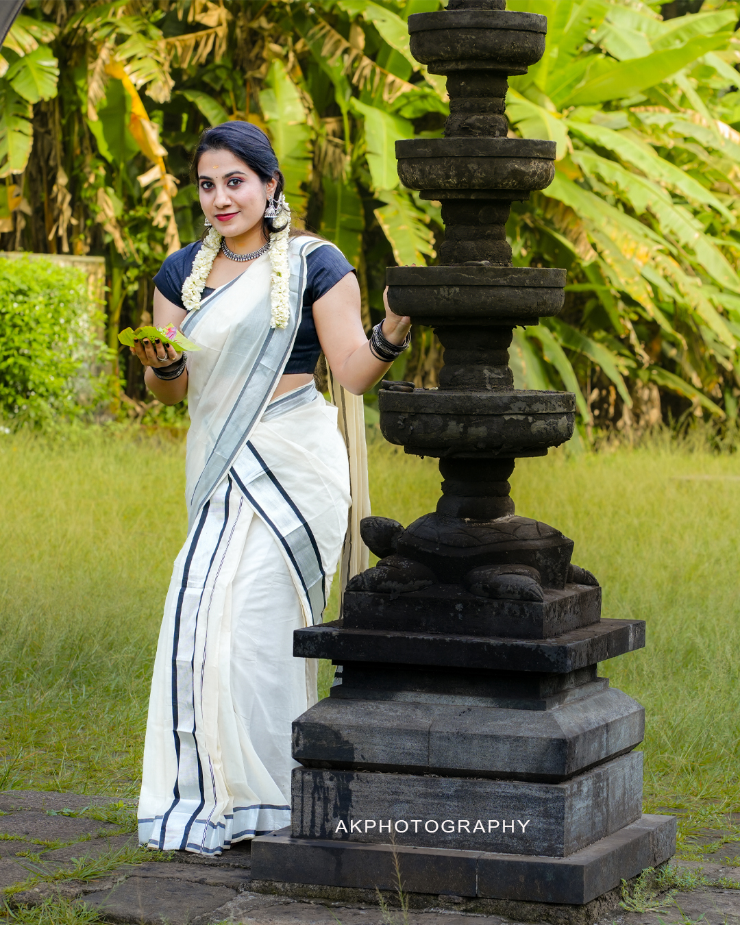 Pre Wedding Photoshoot Kerala - Sarath & Sowburnika’s Love Story - candid moment (11) by AK Photography Coimbatore