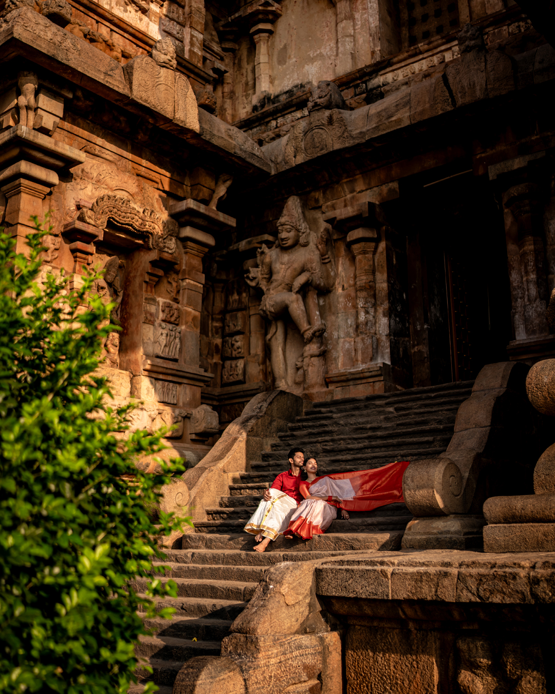 Pre Wedding Photoshoot in Gangaikonda Cholapuram Temple - Heritage Guide - couple portrait (2) by AK Photography Coimbatore