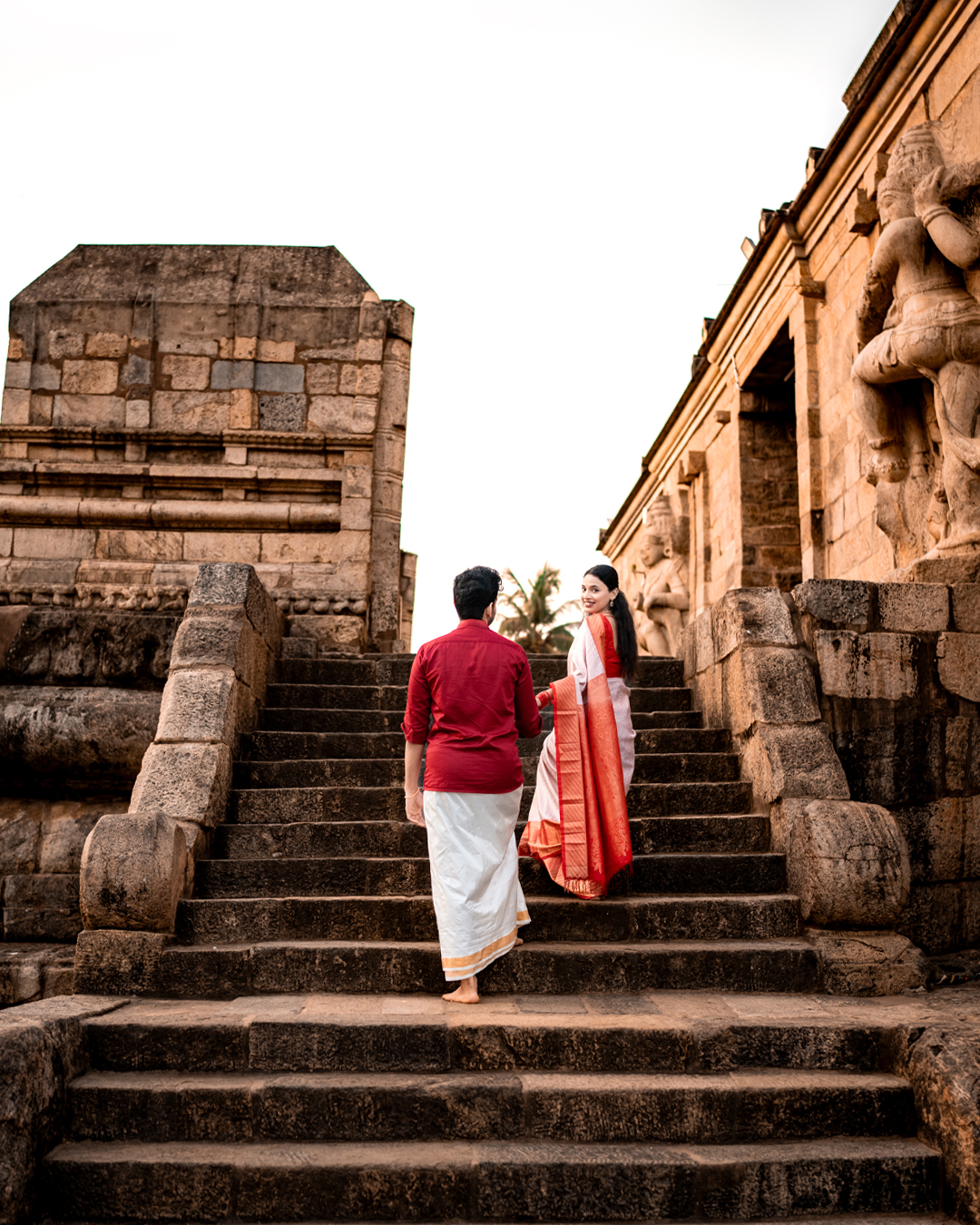 Pre Wedding Photoshoot at Gangaikonda Cholapuram: Sneha & Shreyas - candid smile (8) by AK Photography Coimbatore