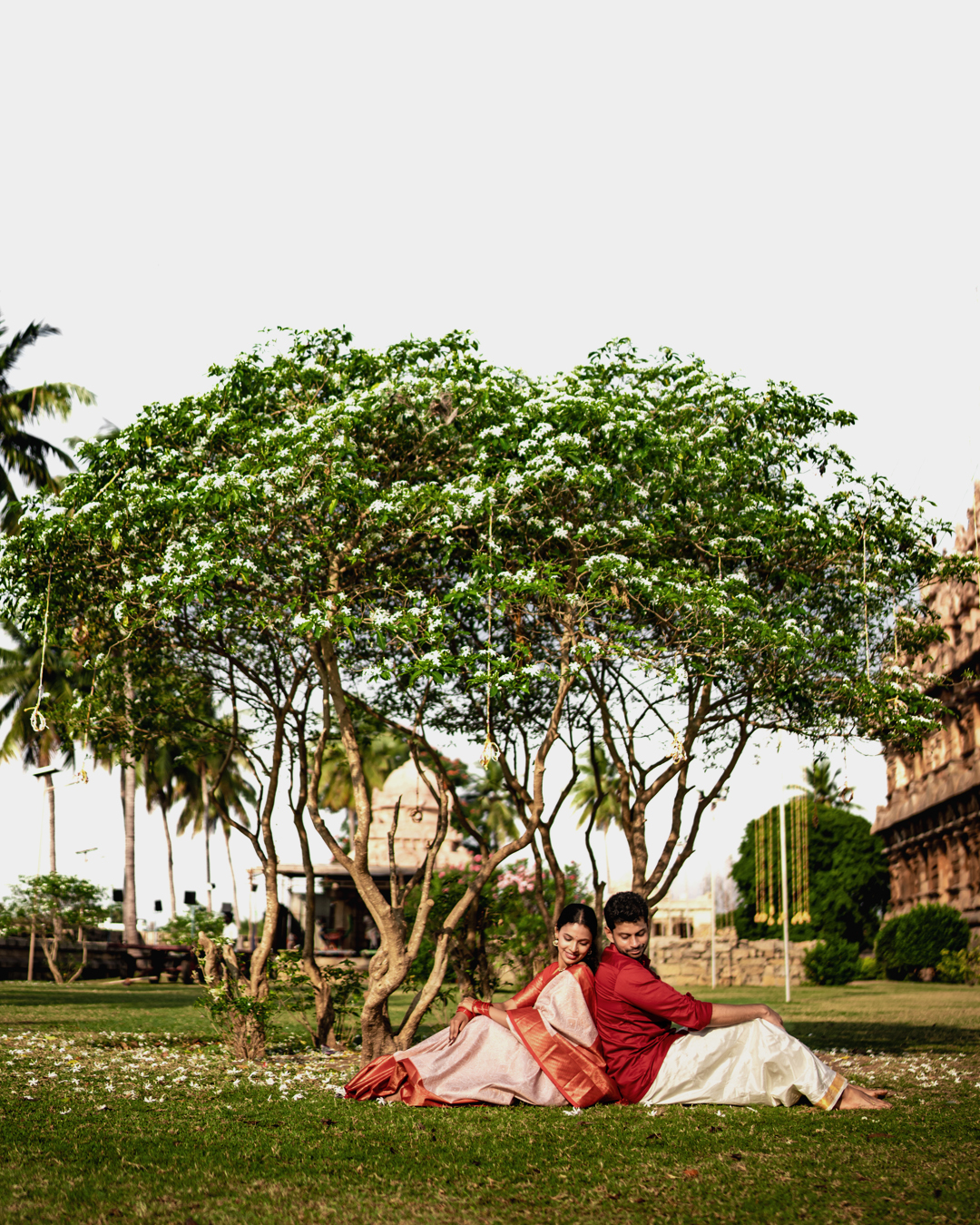 Pre Wedding Photoshoot in Gangaikonda Cholapuram Temple - Heritage Guide - artistic portraiture (7) by AK Photography Coimbatore