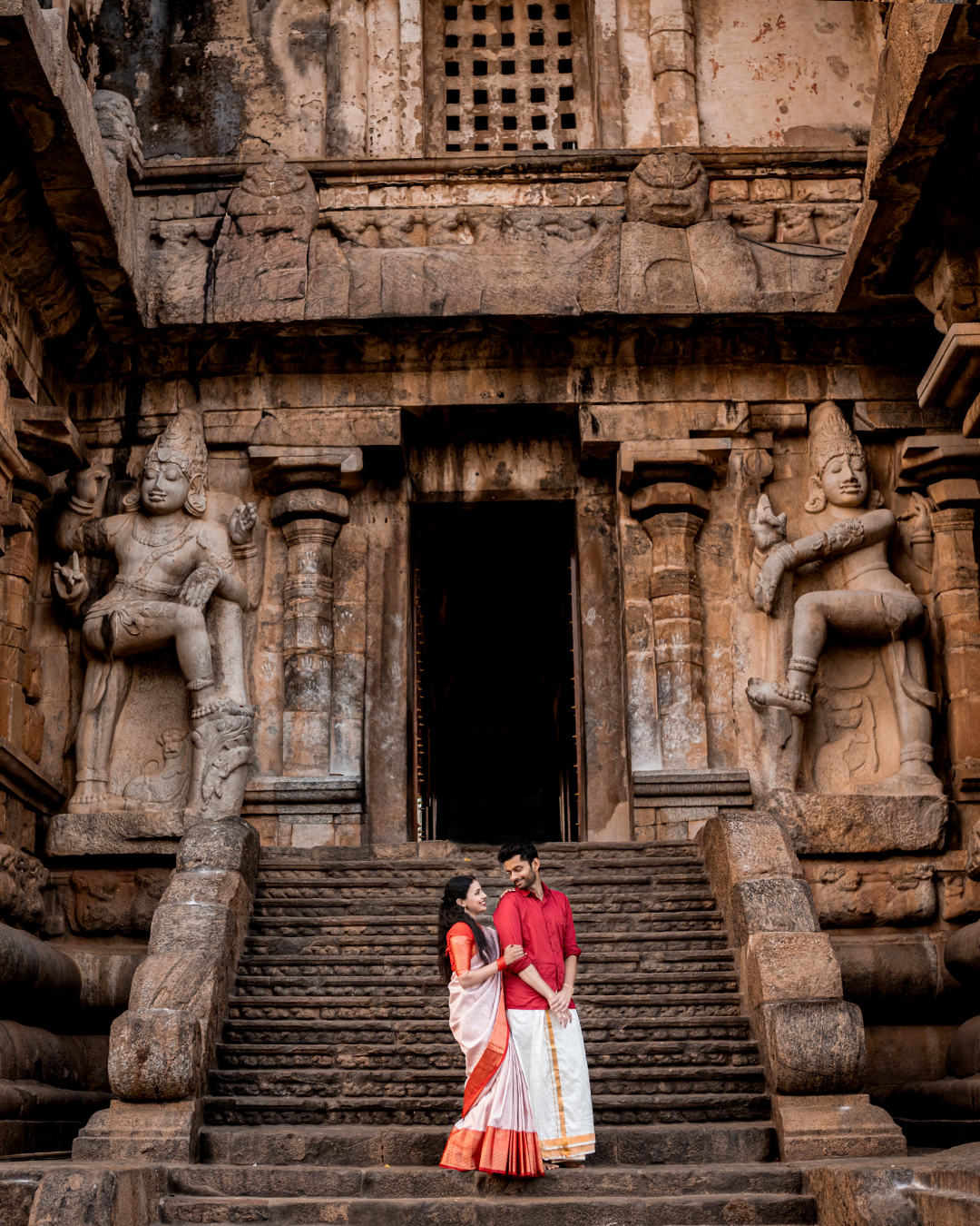 Pre Wedding Photoshoot at Gangaikonda Cholapuram: Sneha & Shreyas - candid moment (1) by AK Photography Coimbatore