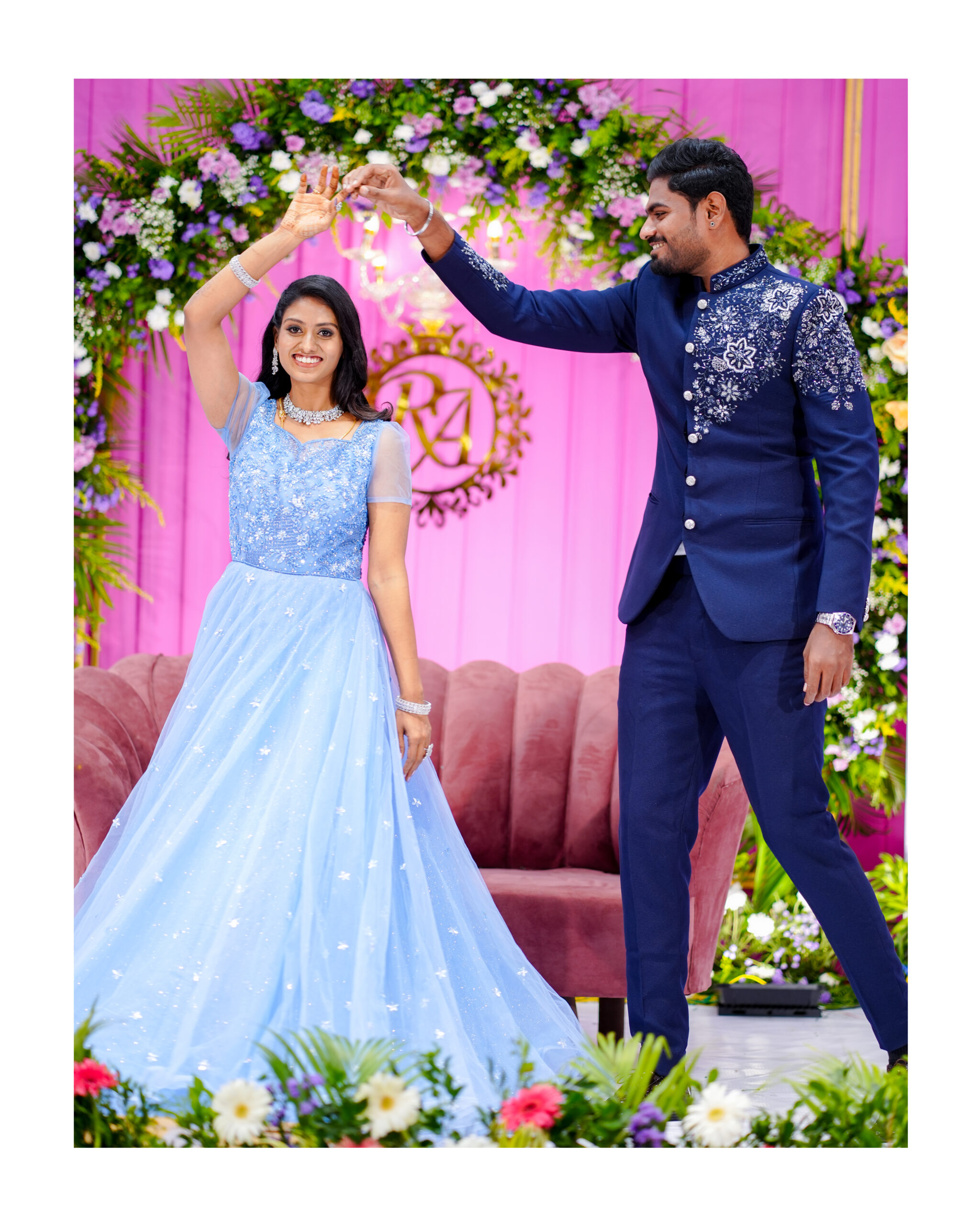 Wedding reception photoshoot of Anu and Rajesh at Annapoorna, Coimbatore - family celebration moment (6) by AK Photography Coimbatore