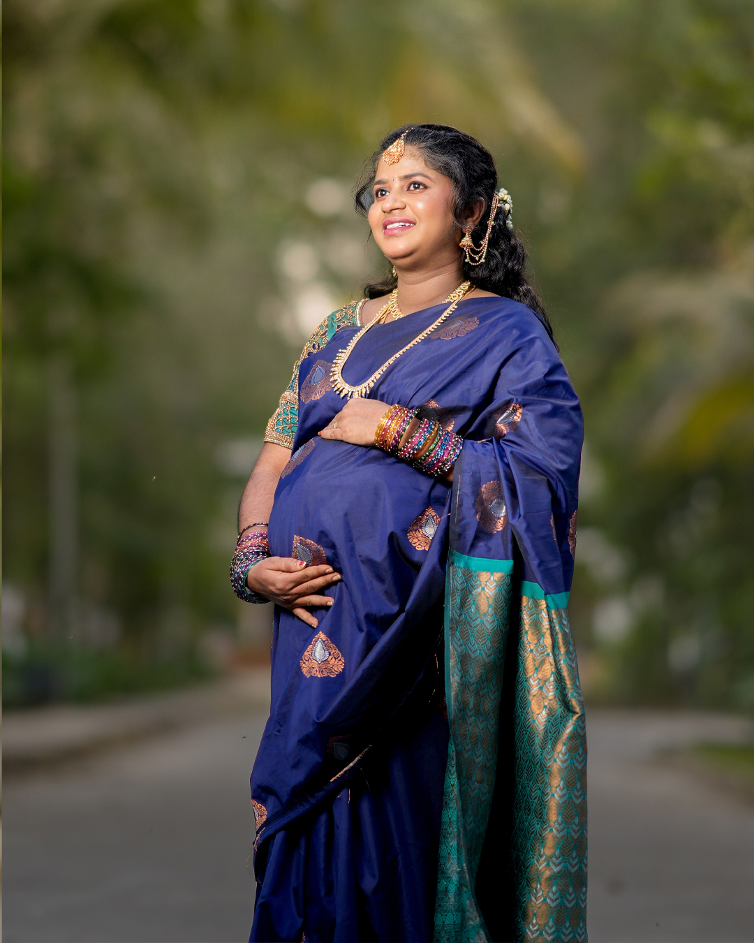 Maternity Photoshoot Karur: Priya & Tamil - artistic portraiture (7) by AK Photography Coimbatore