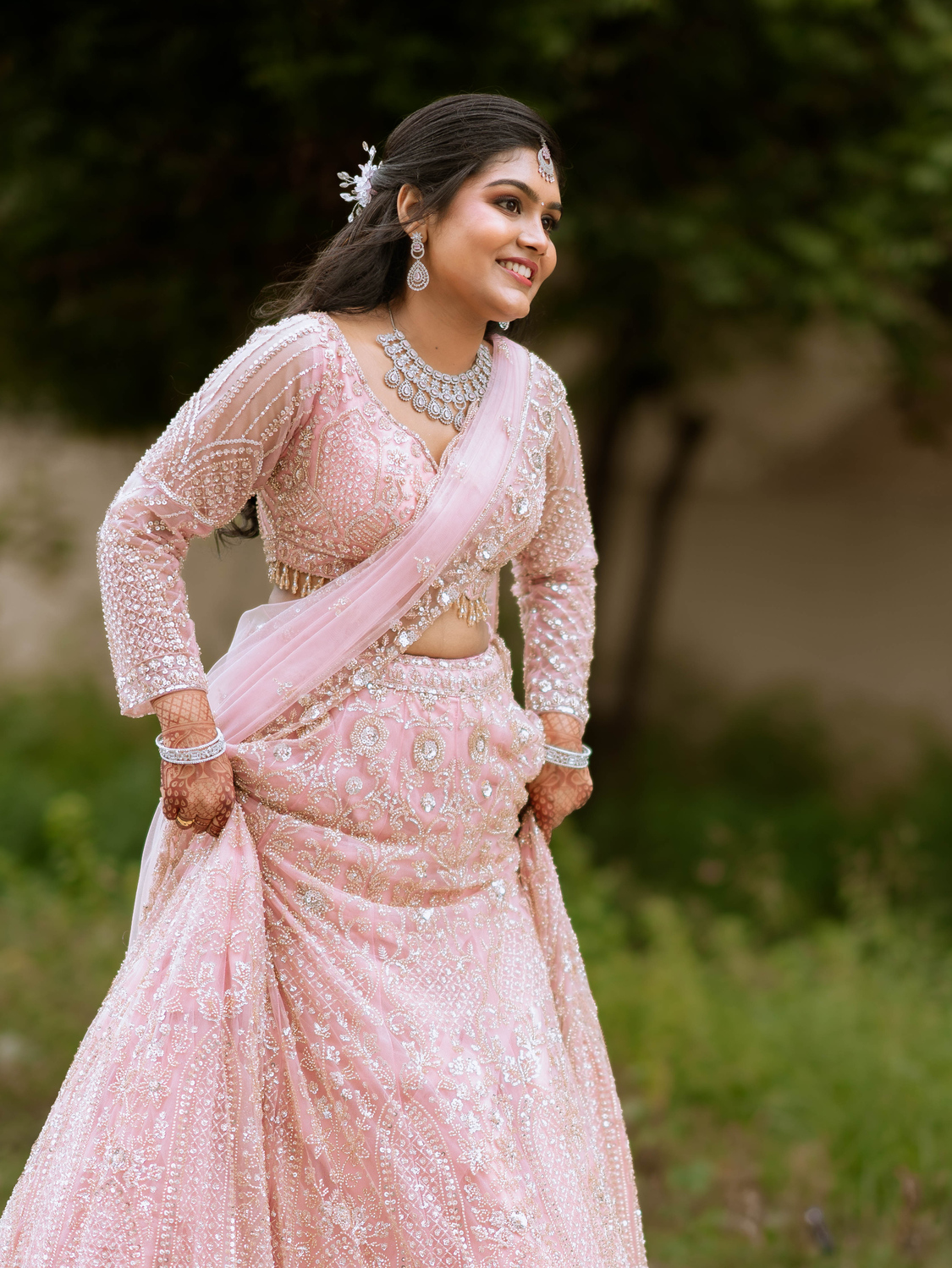 Grand reception stage couple portrait of Mohan and Narmadha in Chennai by AK Photography