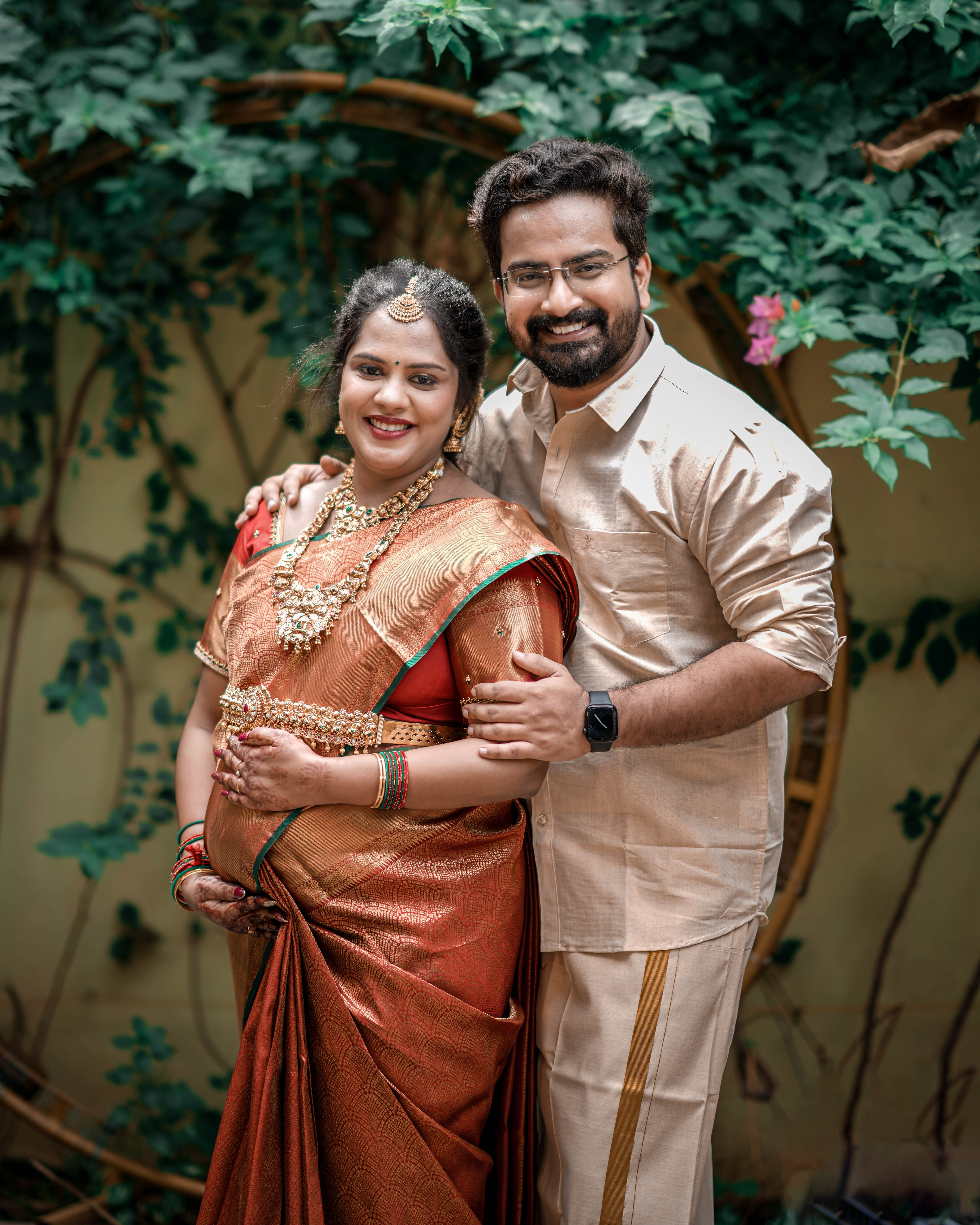 Romantic couple pregnancy photoshoot in Salem